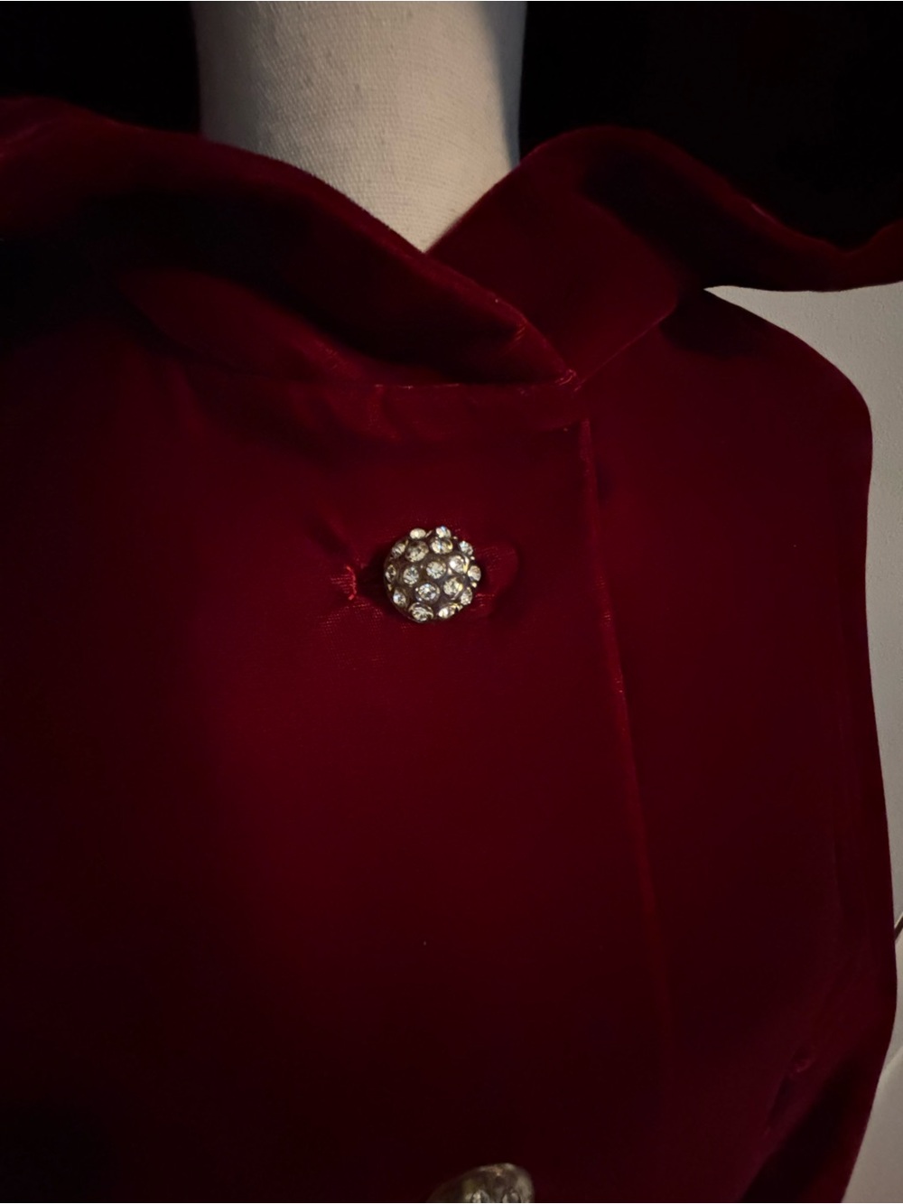 Vintage Deep Red Velvet Hooded Cape Cloak Satin Lined - Picture 7 of 16
